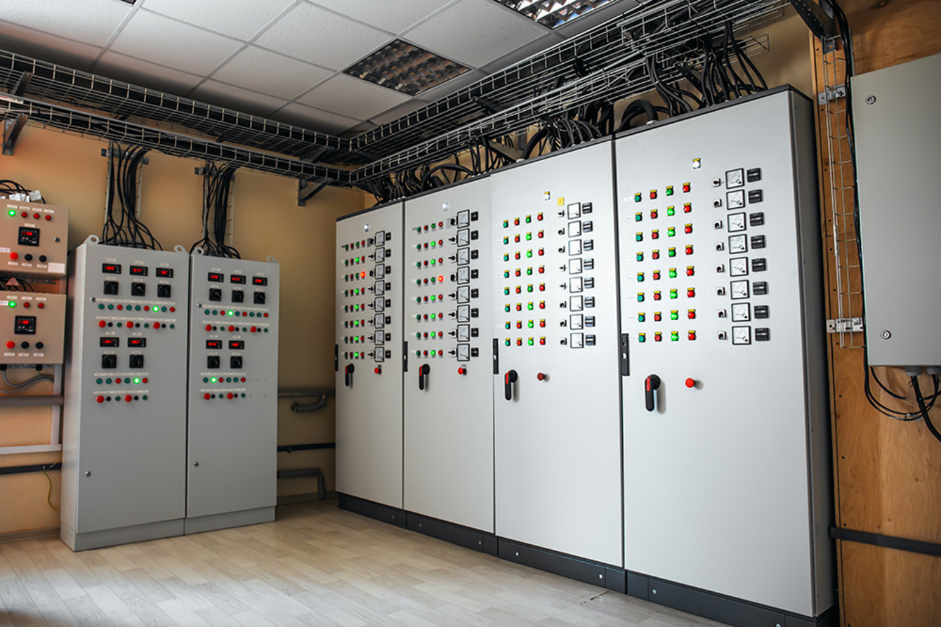 Schalt­anlagen­bau bei Elektro-Ausbau GmbH Nebra in Nebra